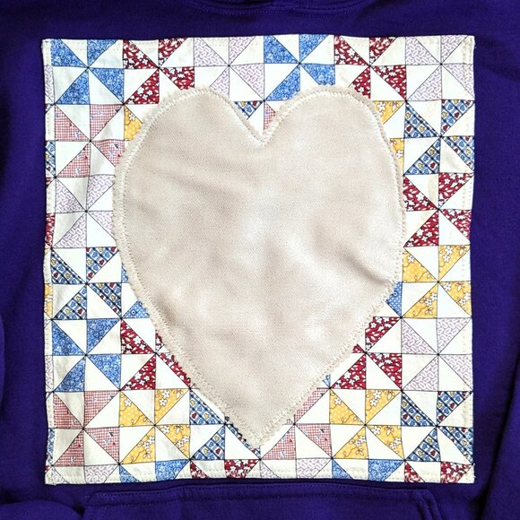 Hoodie with Appliqued Quilt and Heart Design - SZ L - Picture 3 of 7